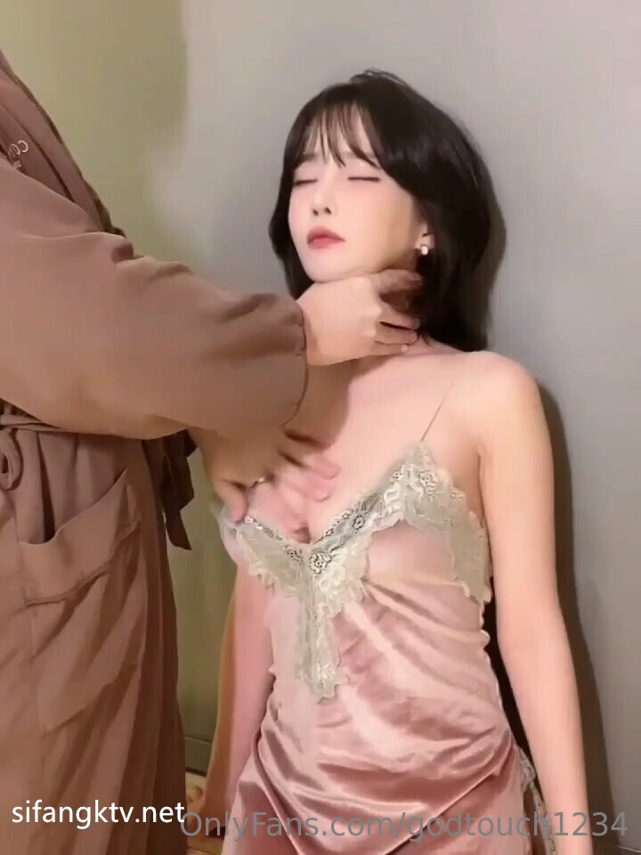 苗条身材骚气妹子道具自慰 情趣装慢慢脱掉自摸逼逼出白浆道具JJ抽插 很是诱惑喜欢不要错过